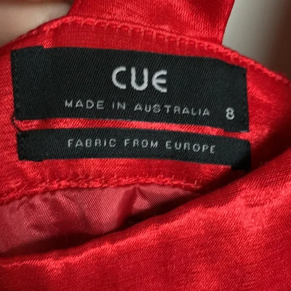 Cue red dress - Picture 3 of 9